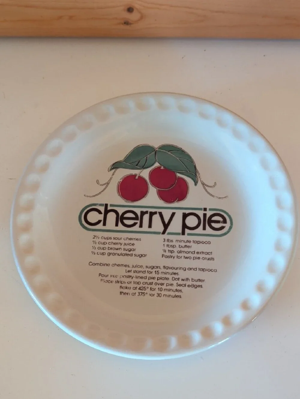 VTG. Ceramic Cherry Pie Recipe Plate. 🌟
